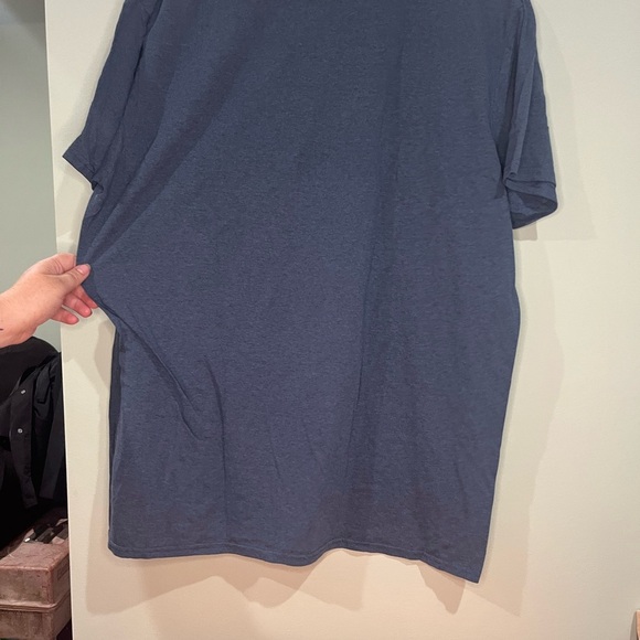 ⚡️⚡️⚡️⚡️Classic Navy Graphic Tee WE THE PEOPLE NWOT - Picture 4 of 4